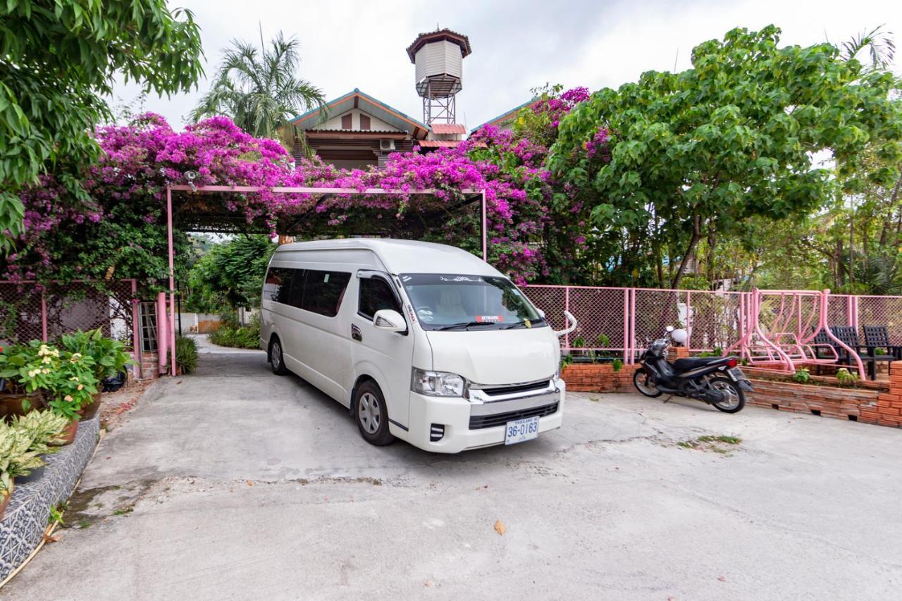 Coconut Resort Hotel Patong Exterior foto